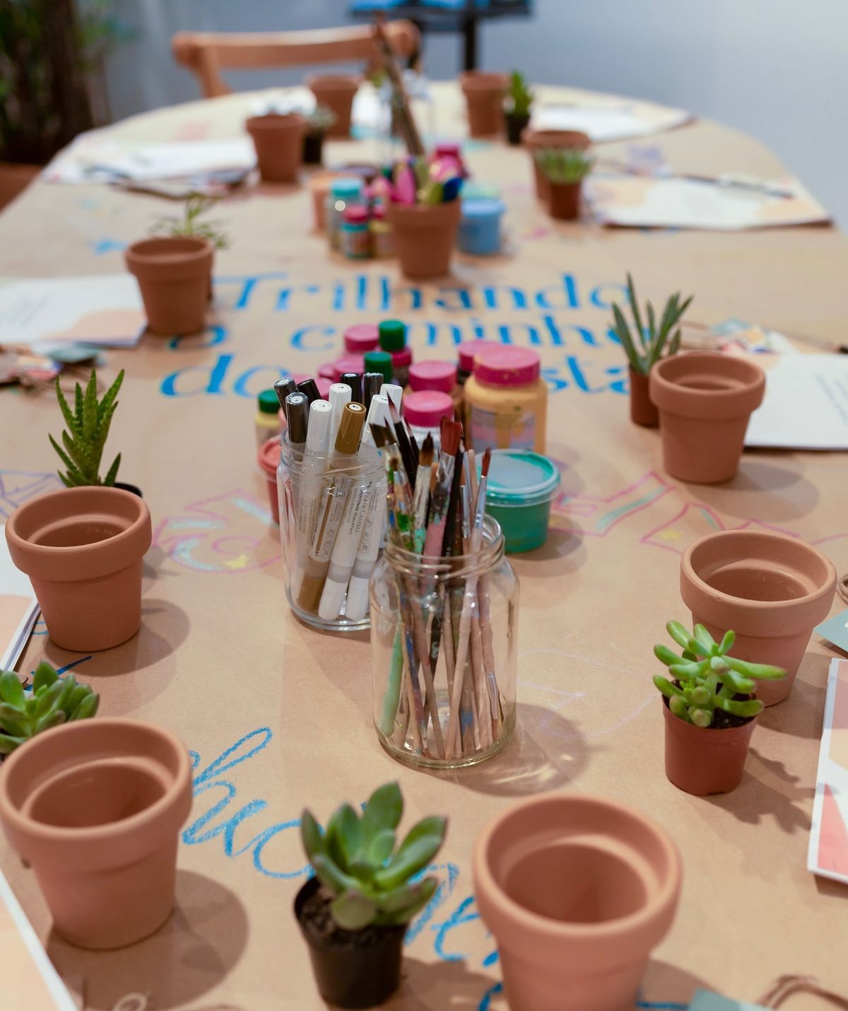 Taller de macetas decoradas en Club Creativo CDMX